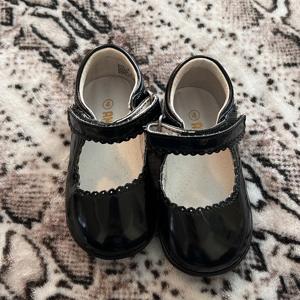 Dress shoes